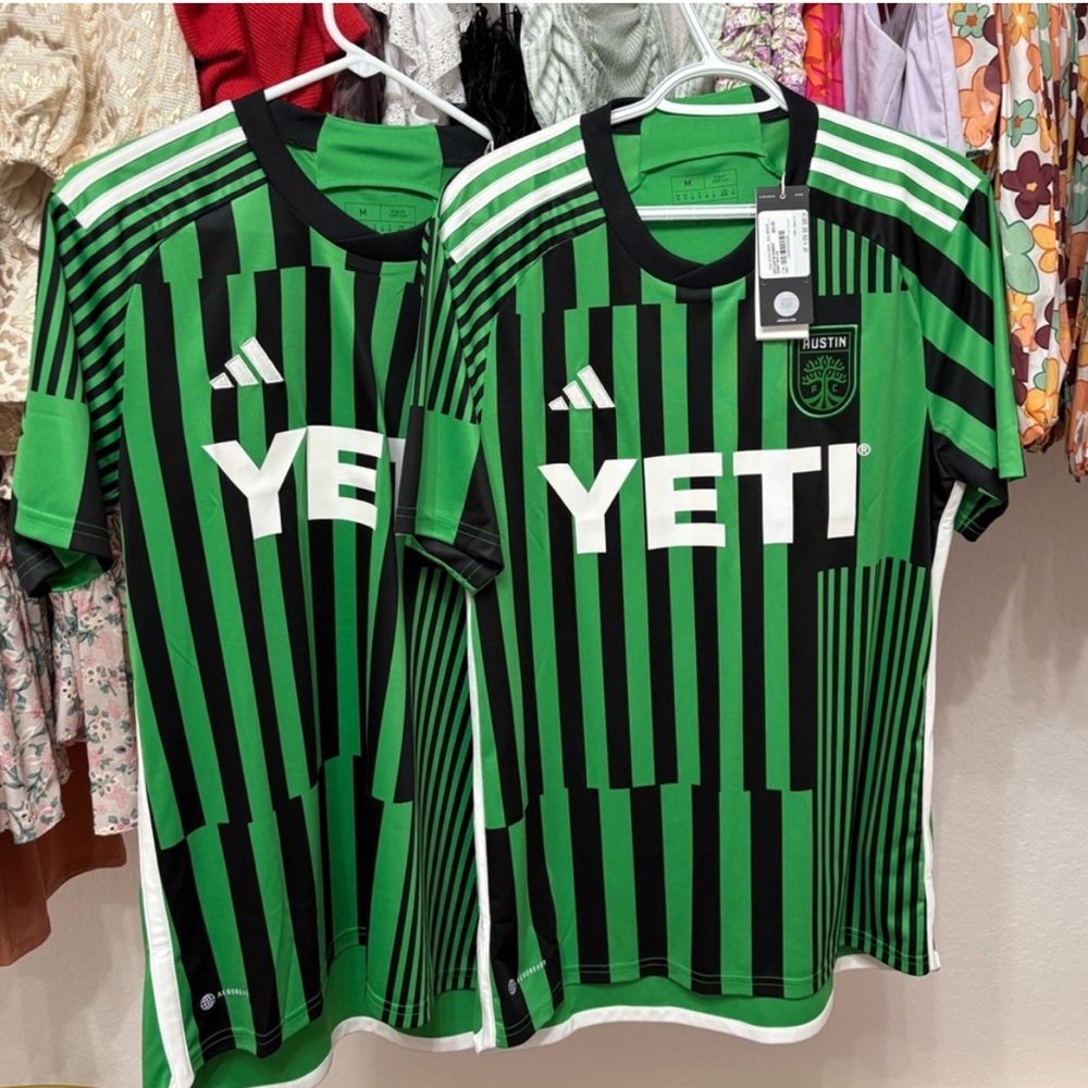 NWT T-shirt size M 1